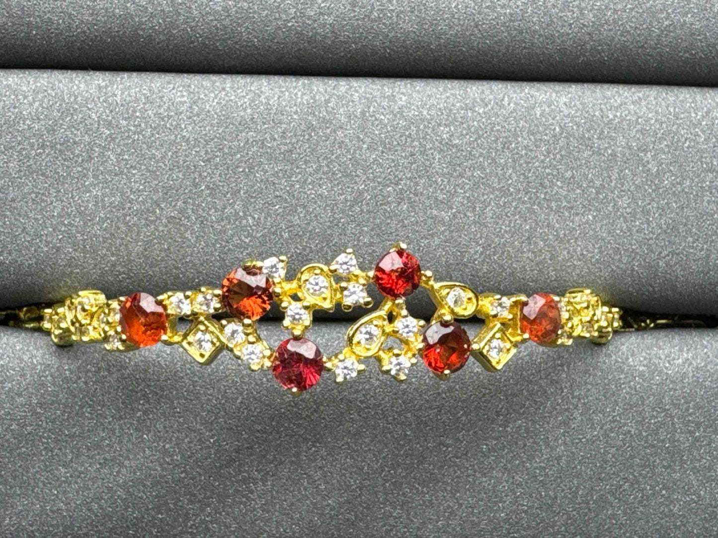4056 Spinel Bangle