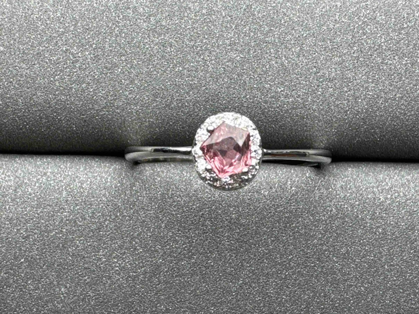 4113 Spinel Ring
