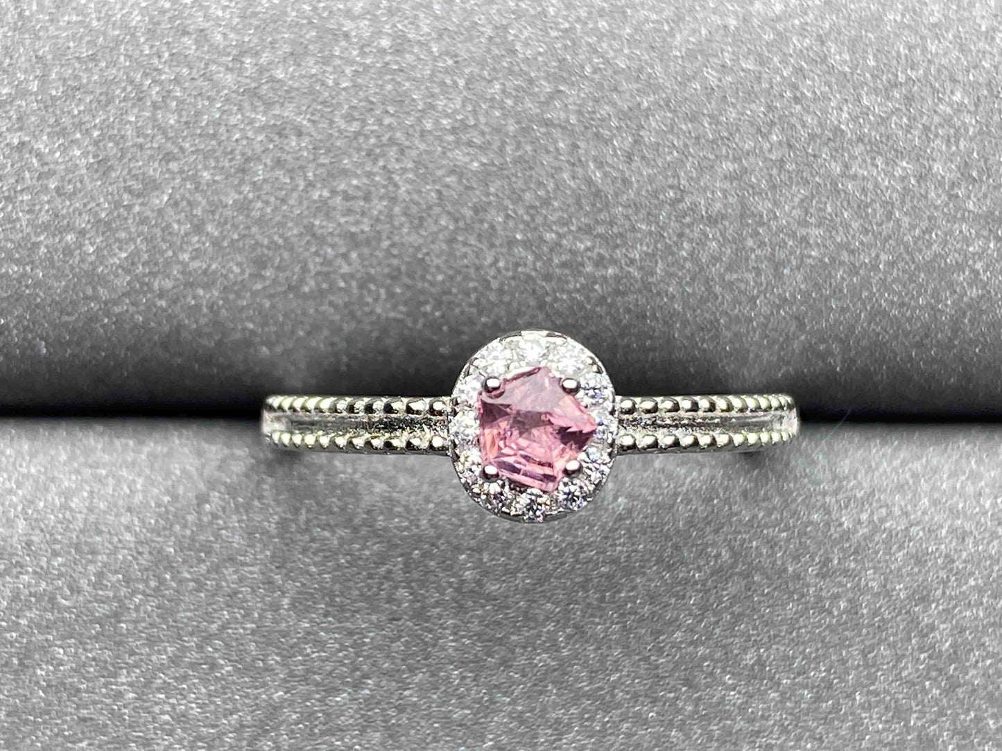 4137 Spinel Ring