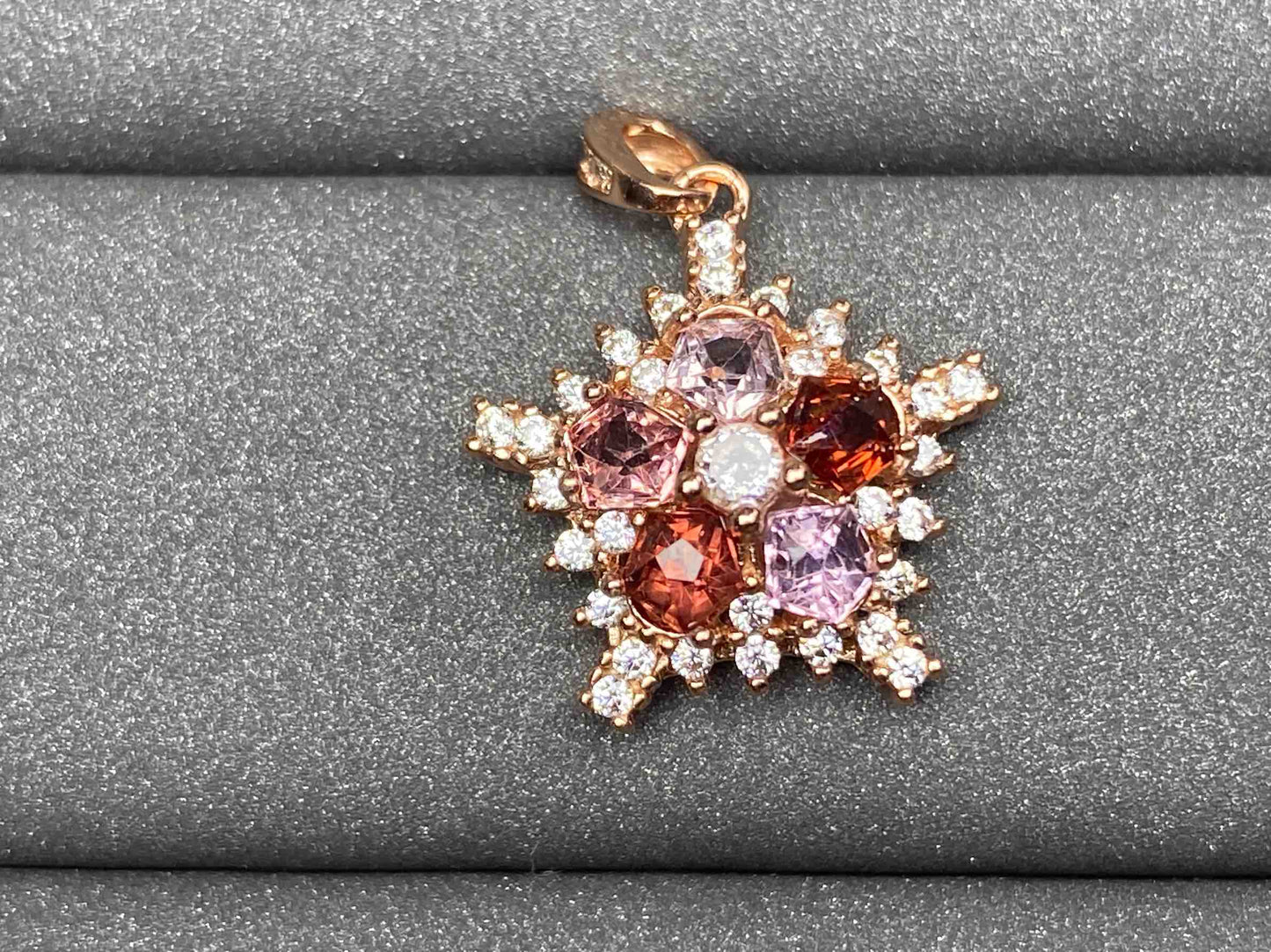 4212 Spinel Pendant