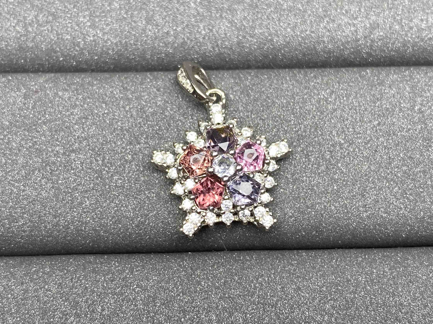 4275 Spinel Pendant