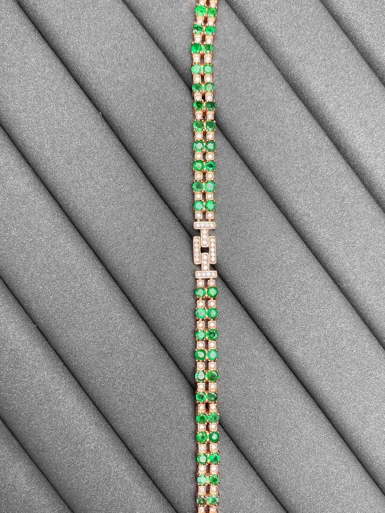 4313 Emerald Bracelet