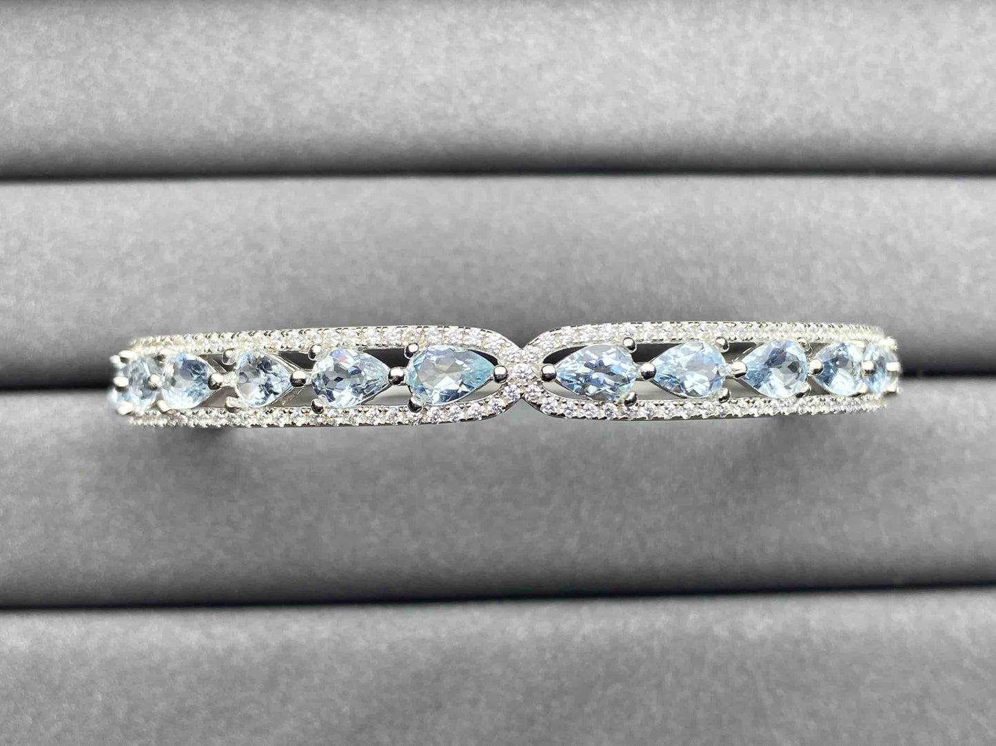 4323 Aquamarine Bangle