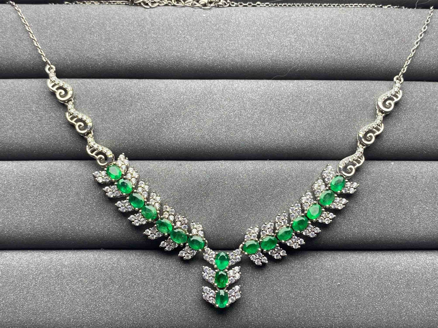 4355 Emerald Necklace