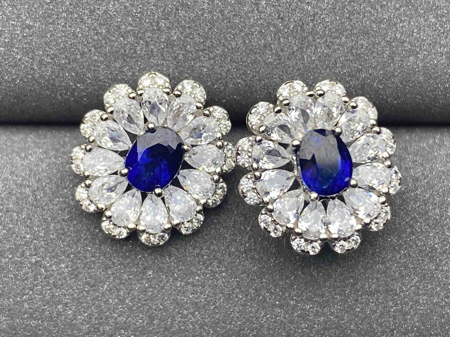 4423 Sapphire Earrings