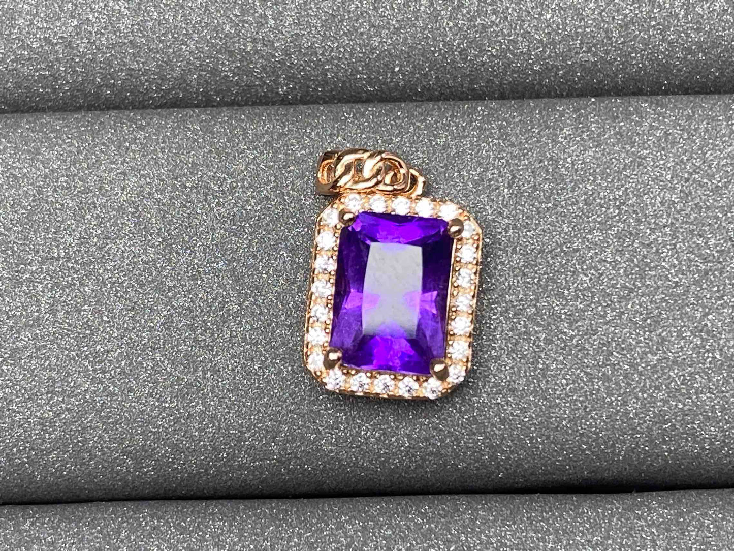 4469 Amethyst Pendant