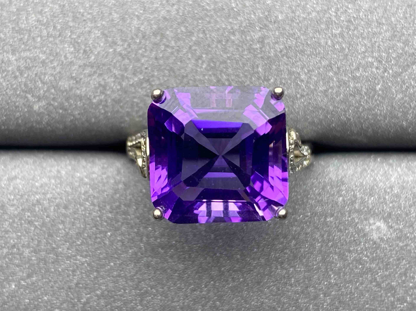 4639 Amethyst Ring