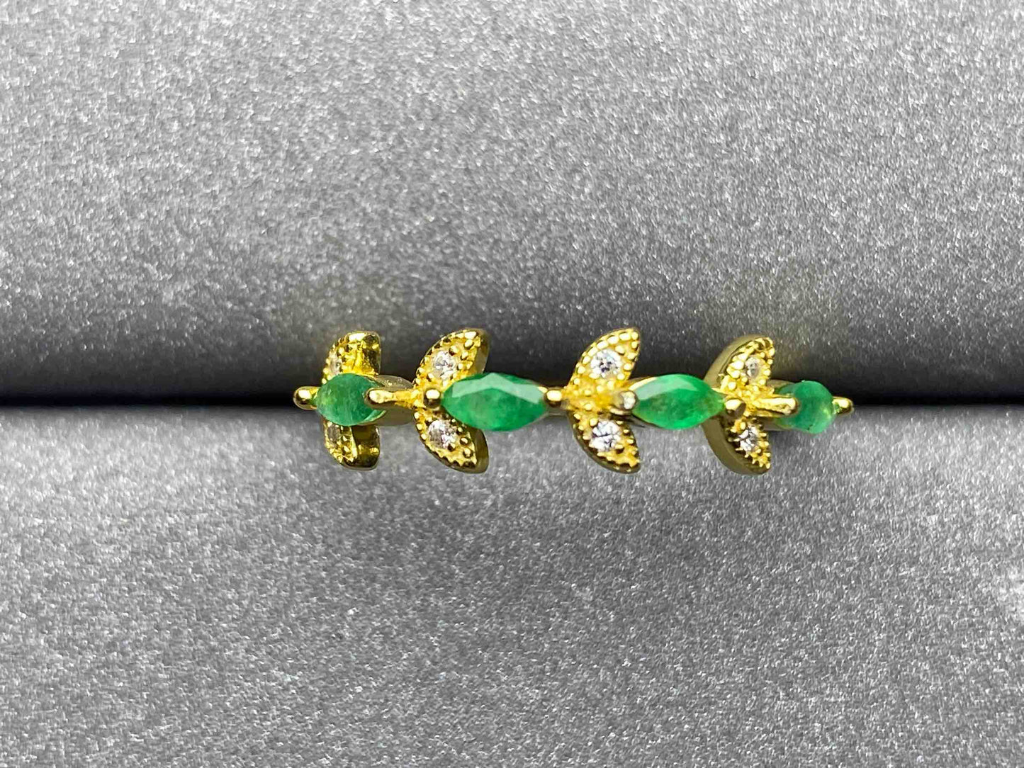 4656 Emerald Ring