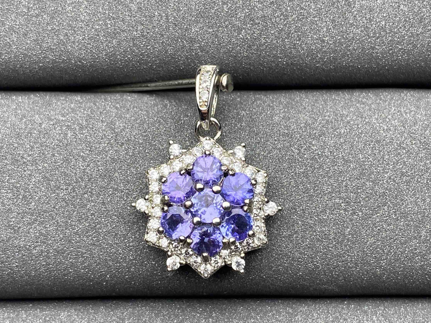 4683 Tanzanite Pendant
