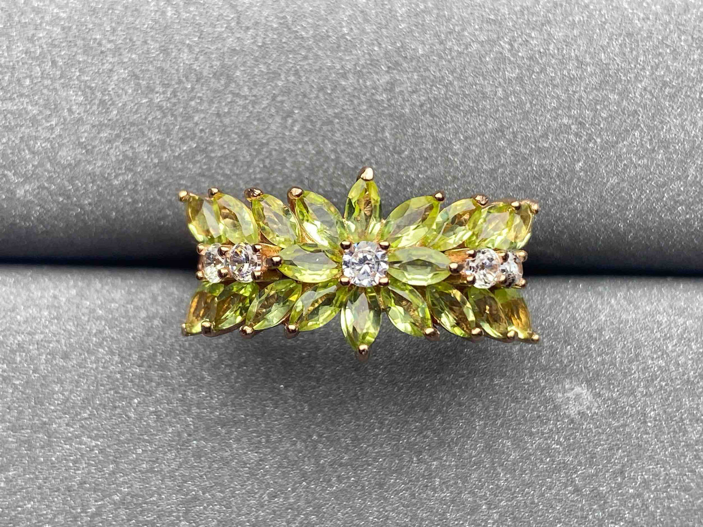 4720 Peridot Ring