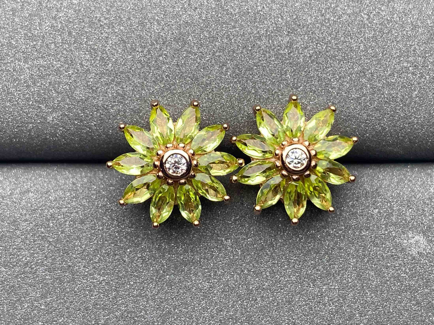 4729 Peridot Earrings