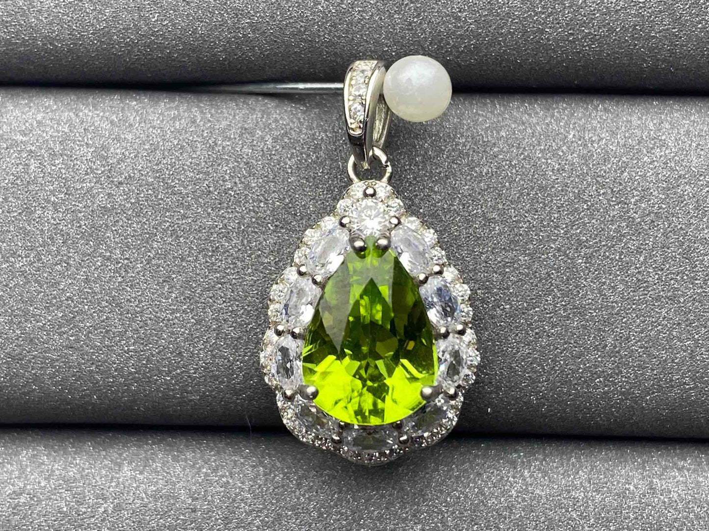 4845 Peridot Pendant