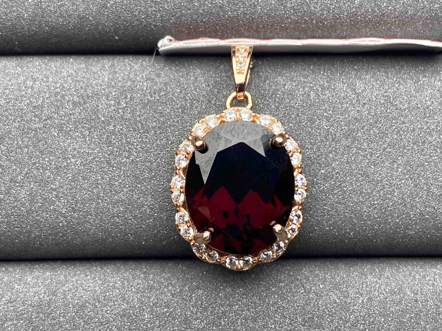 4854 Garnet Pendant