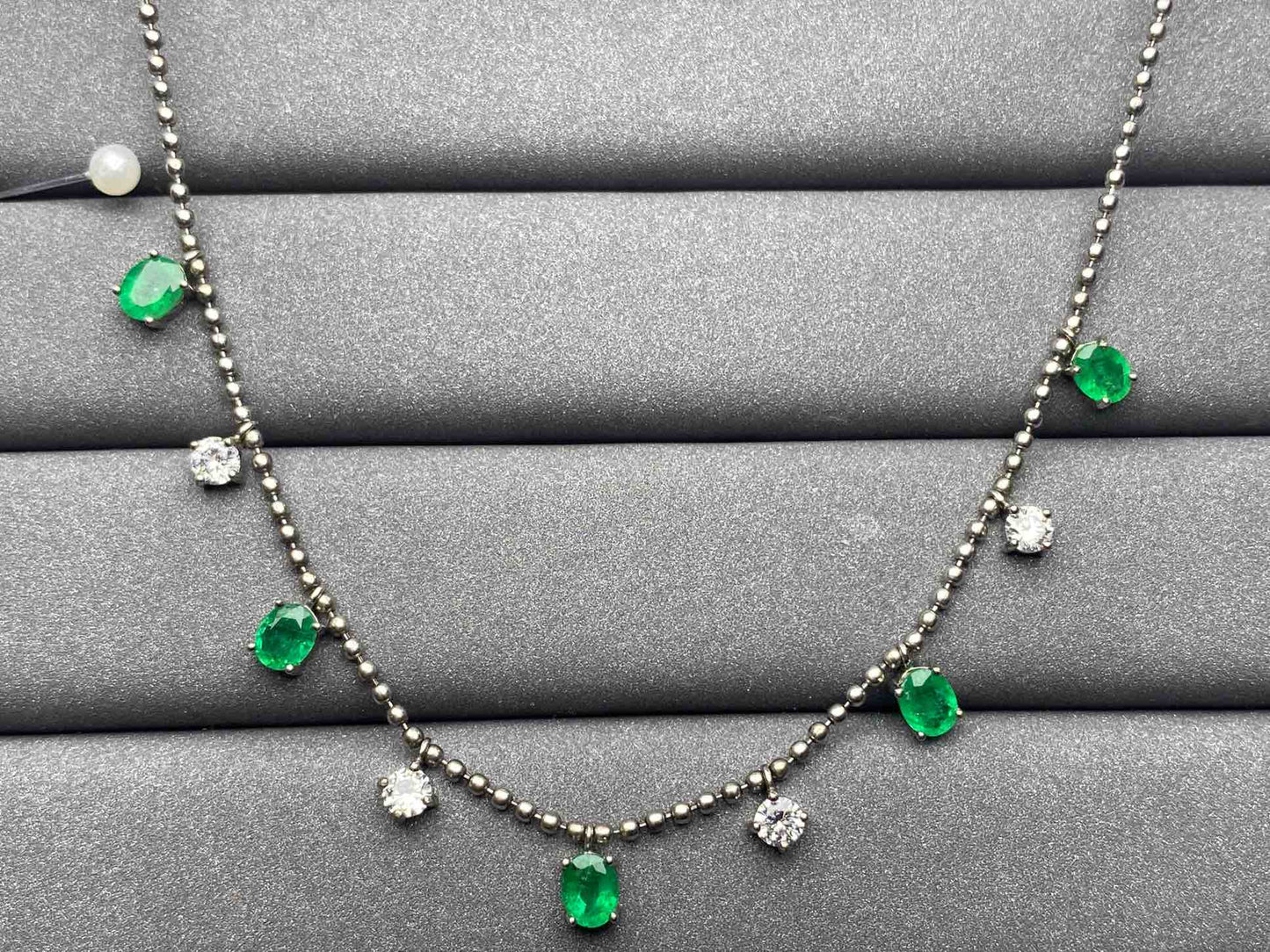 4877 Emerald Necklace