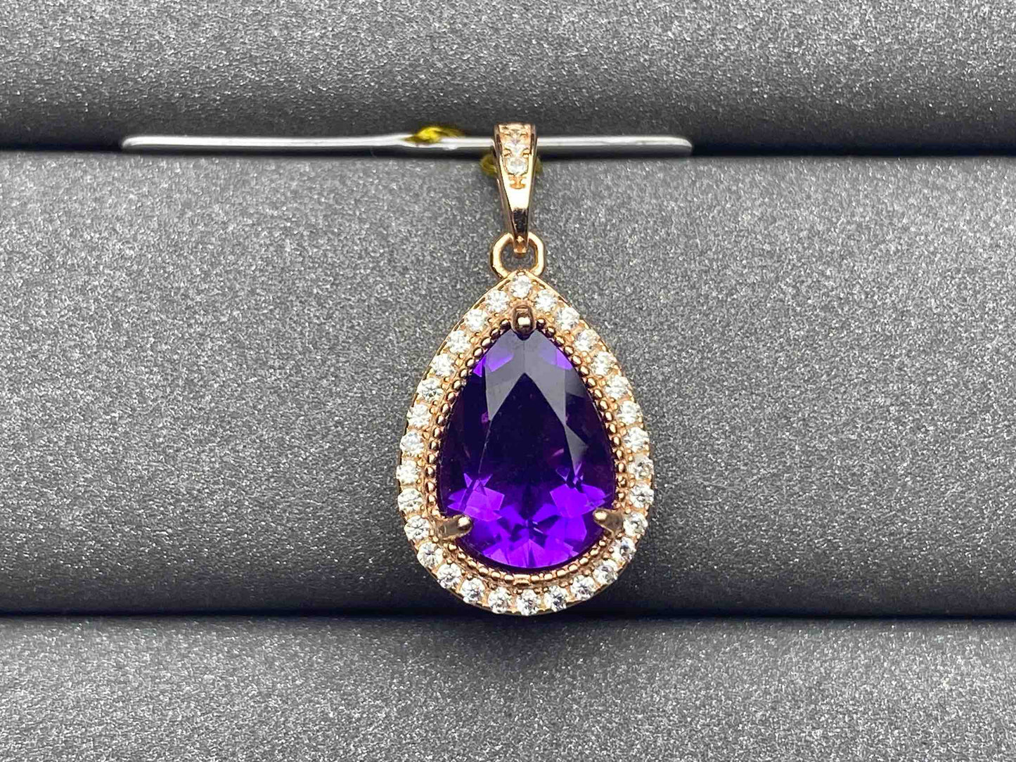 4982 Amethyst Pendant