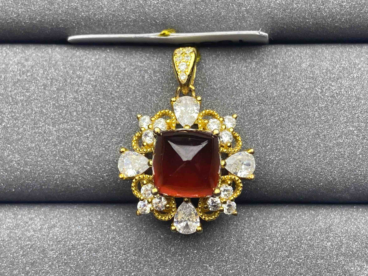 4987 Garnet Pendant
