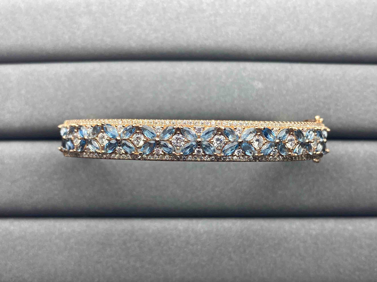 5010 Sapphire Bangle
