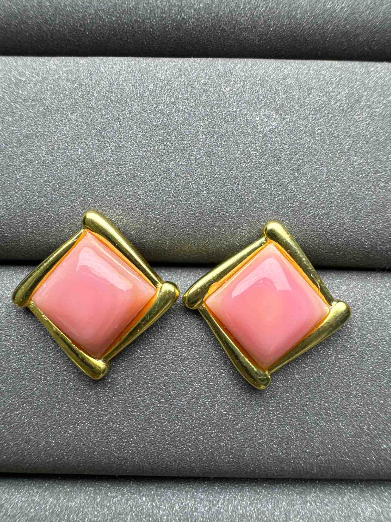 5160 Queen Conch Earrings