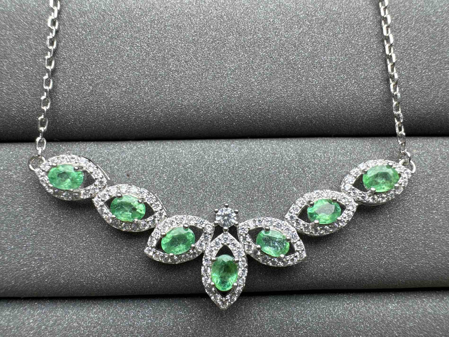 2150 Emerald Necklace