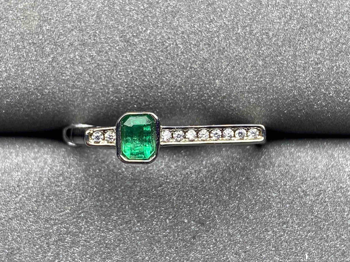 1592 Emerald Ring