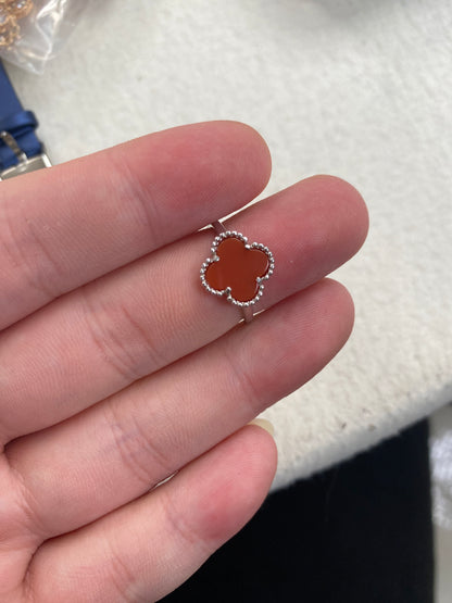 G001 clover ring