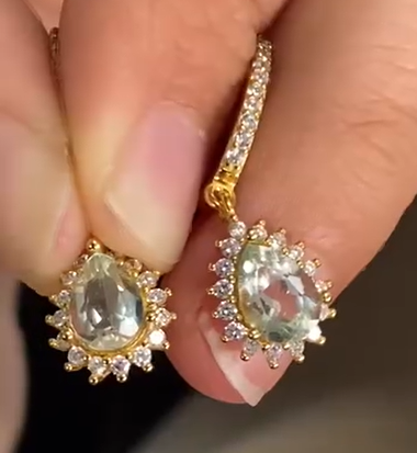 Lily-tear shape loose stones