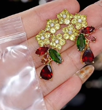 Yuki-garnet earring