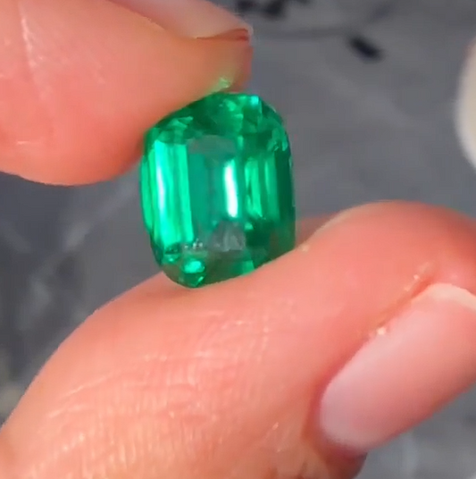 Yuki-lab-emerald loose stone