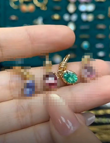 Miya-Emerald pendant plated with 18K gold