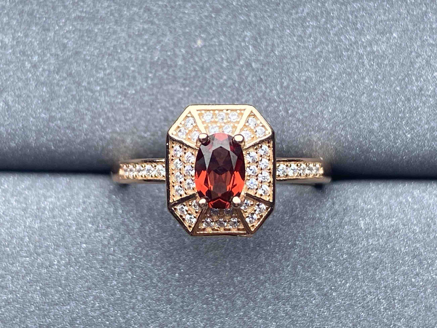 A754 Garnet Ring