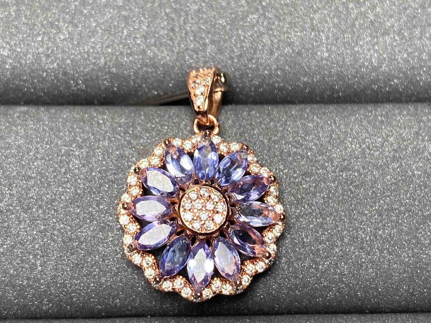 A3519 Tanzanite Pendant