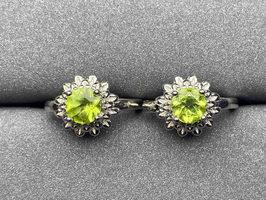 5105 Peridot Earrings