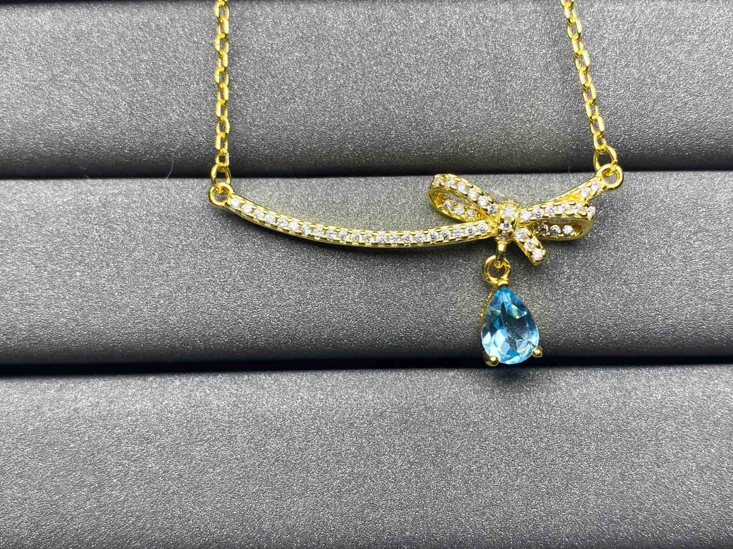 5226 Topaz Necklace
