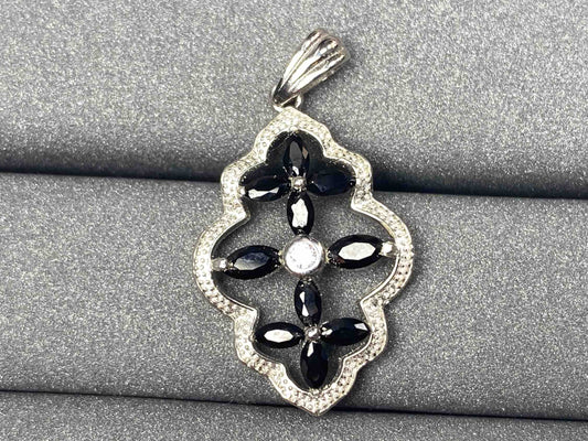 5247 Spinel Pendant