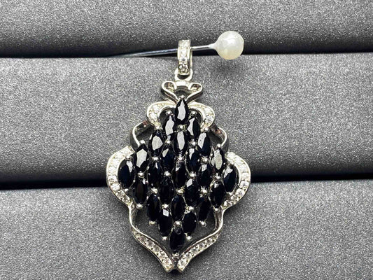 5251 Spinel Pendant