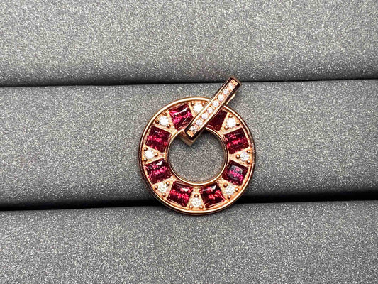 5268 Garnet Pendant