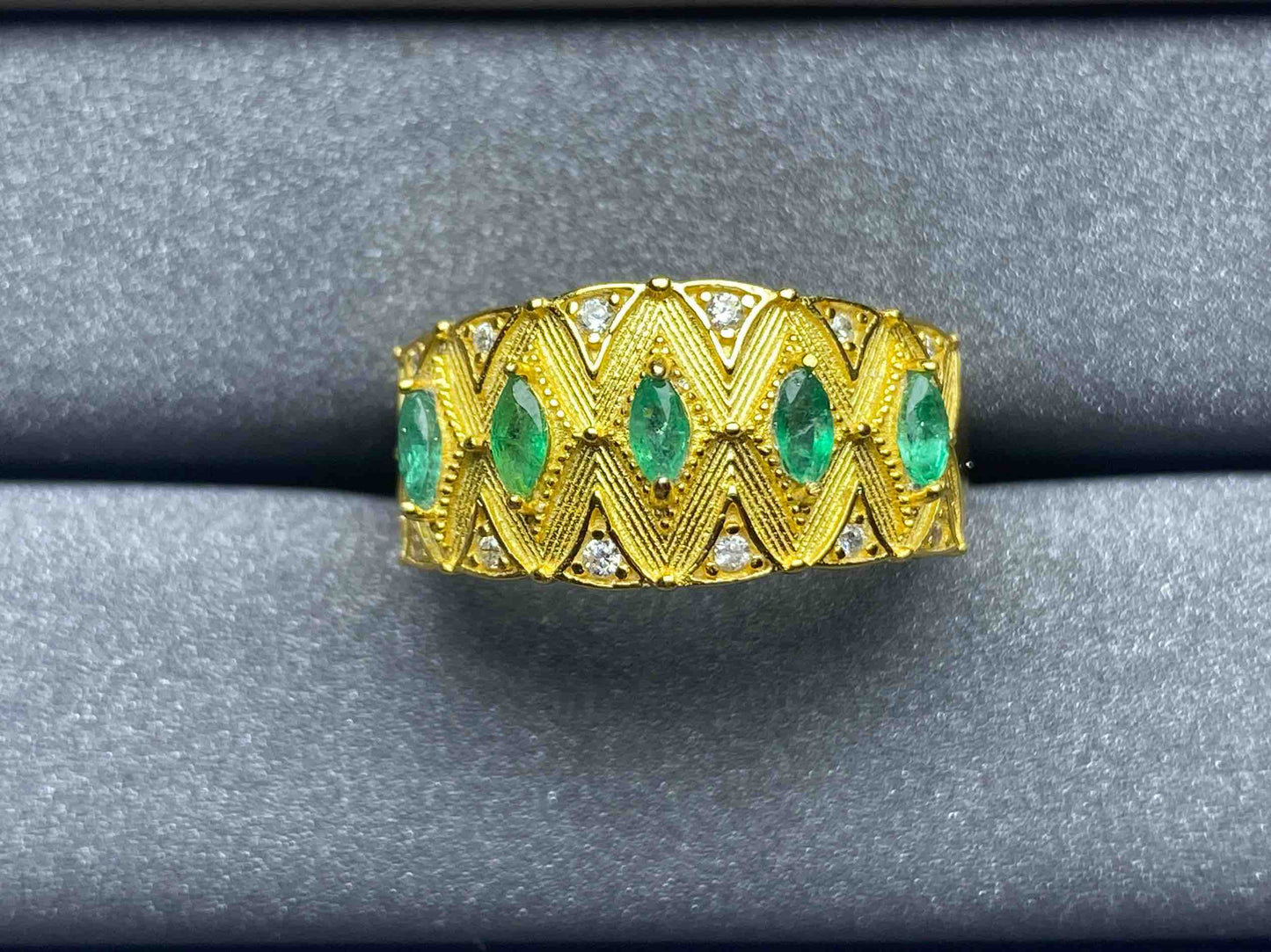 5281 Emerald Ring