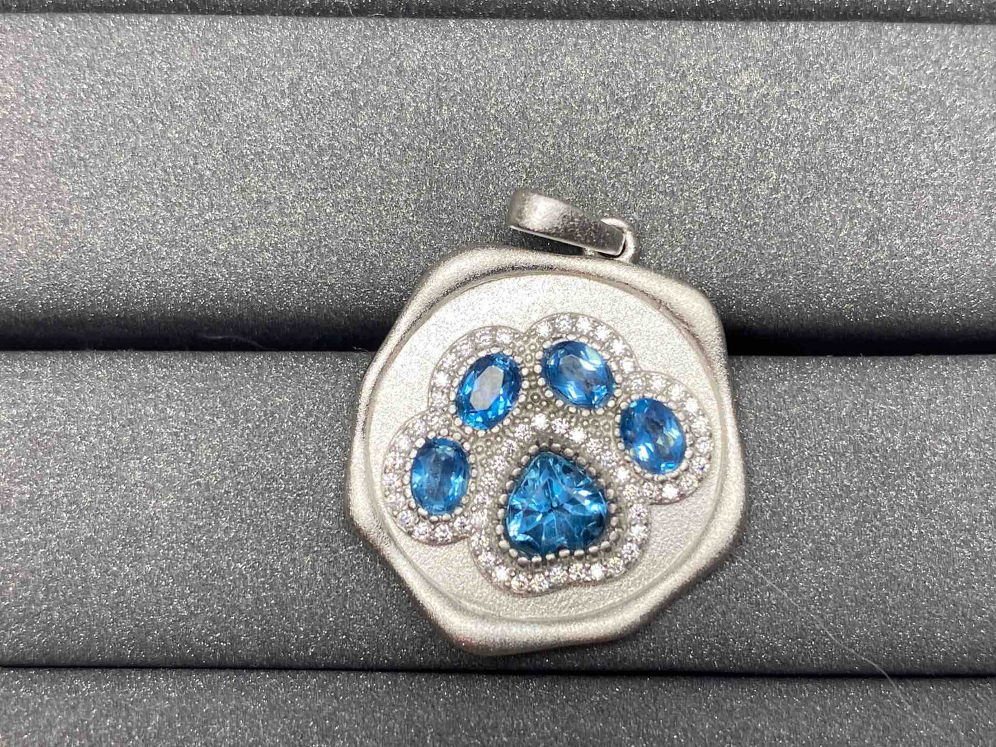 5409 Topaz Pendant