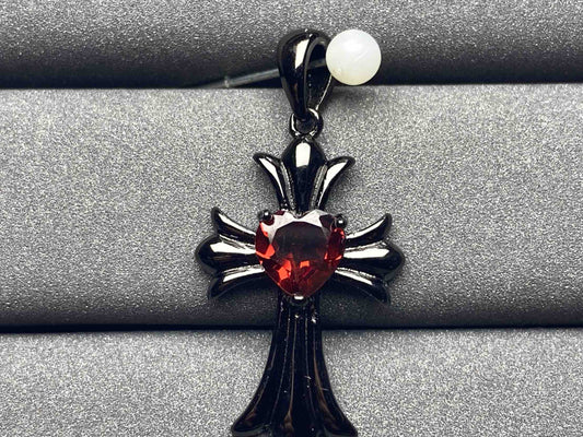 5438 Garnet Pendant