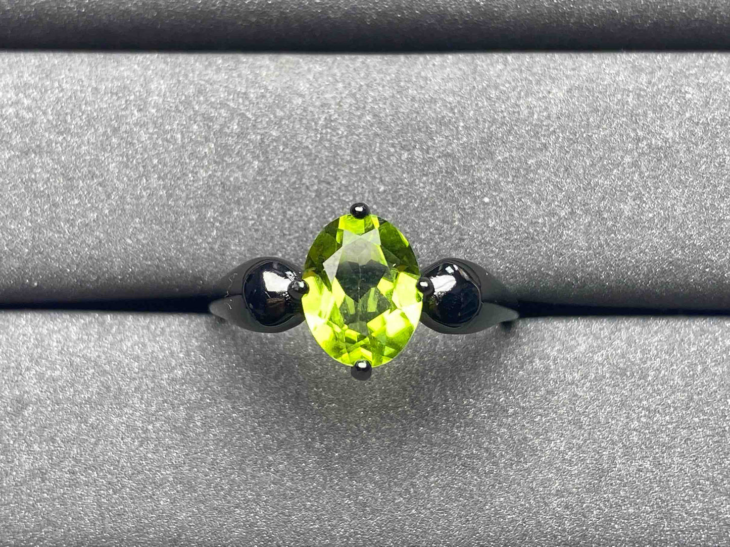 5463 Peridot Ring