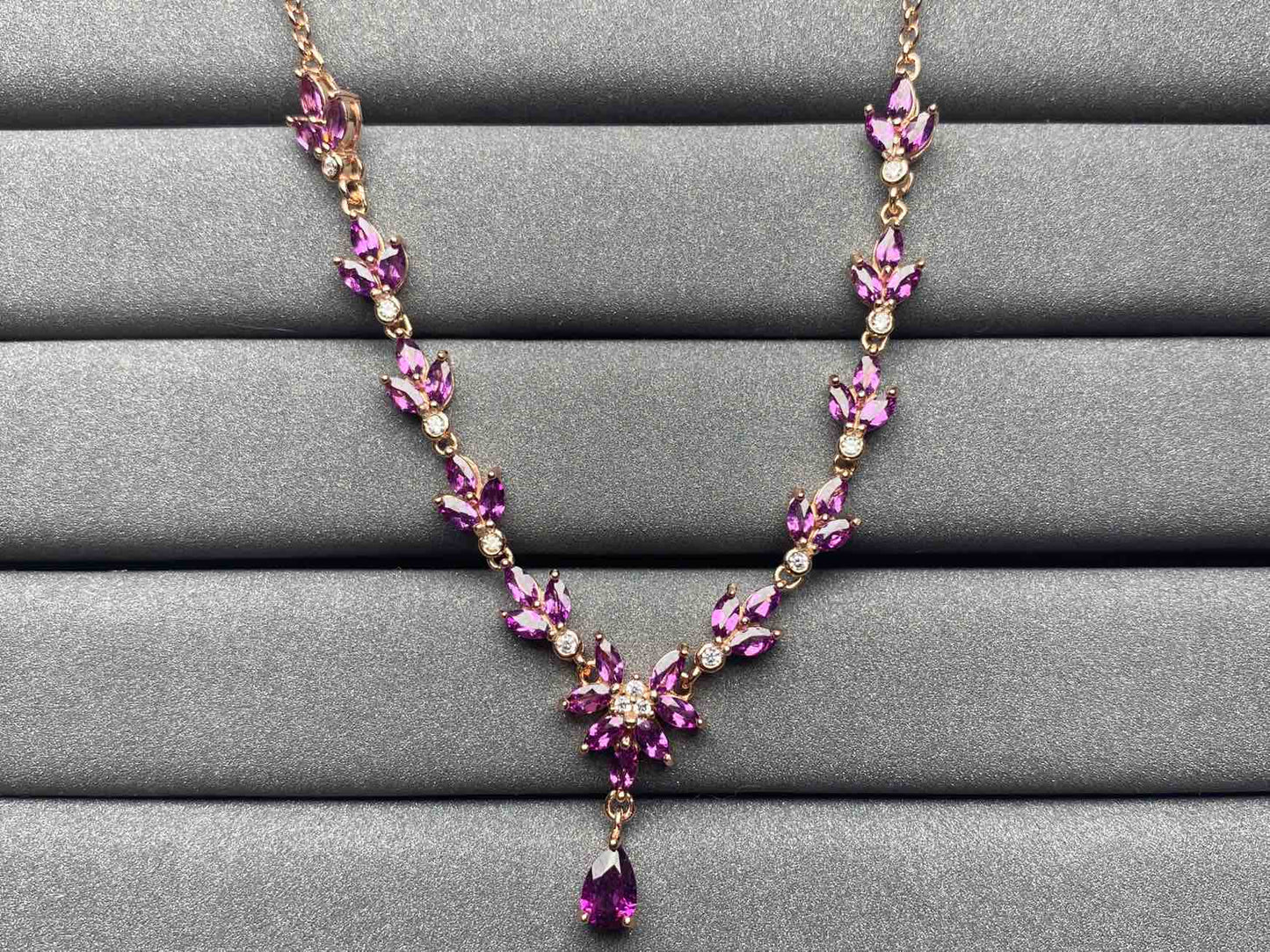 5479 Garnet Necklace