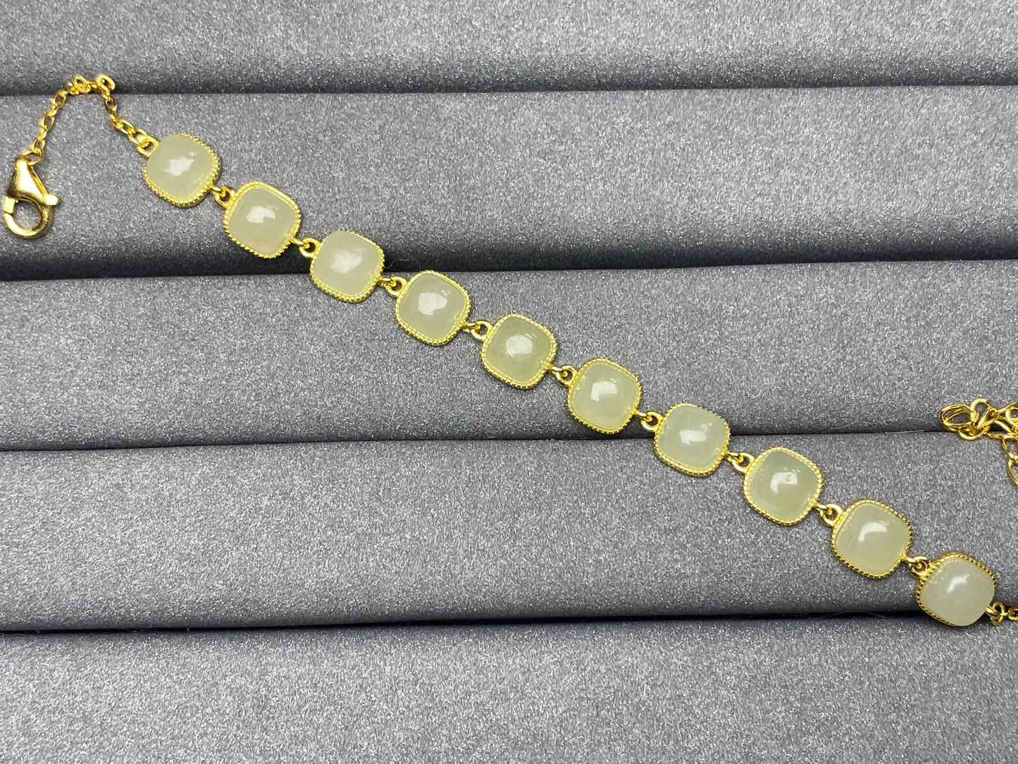 5617 He tian jade Bracelet
