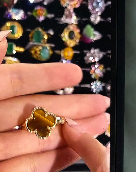 Yuki-black agate four clover ring