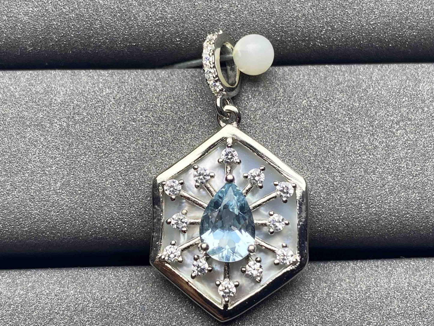 5925 Aquamarine Pendant