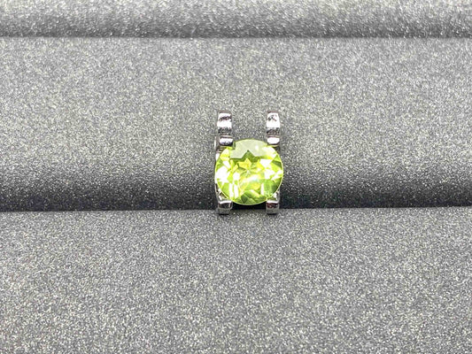 5933 Peridot Pendant