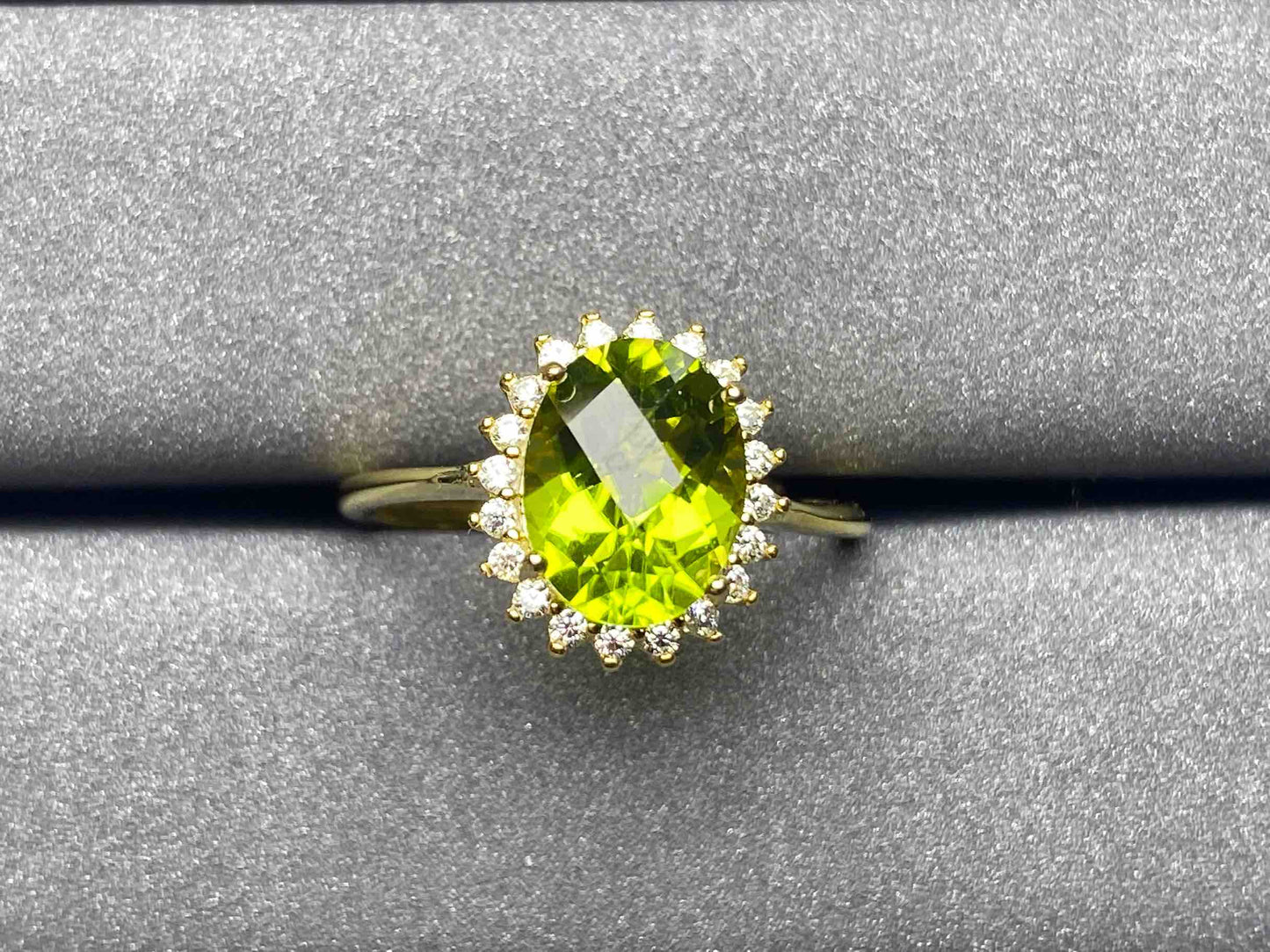 6009 Peridot Ring