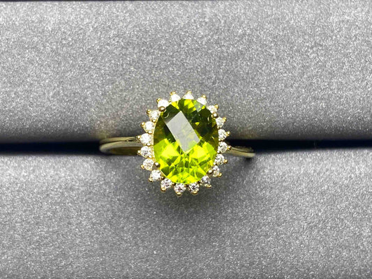 6009 Peridot Ring