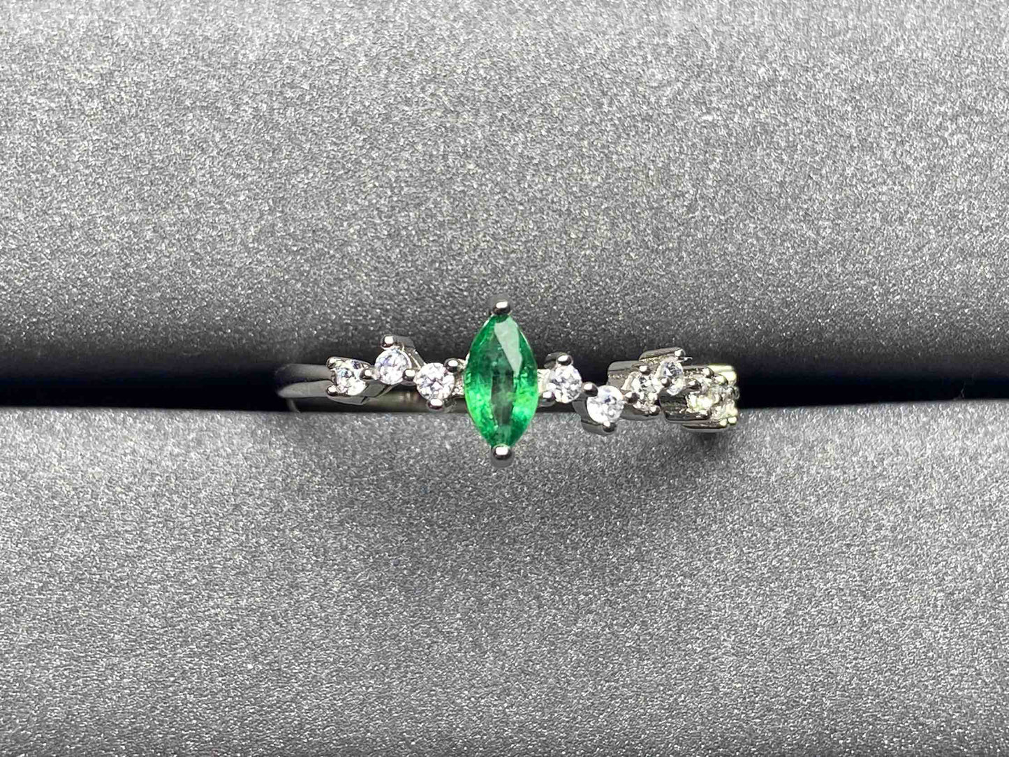 6022 Emerald Ring