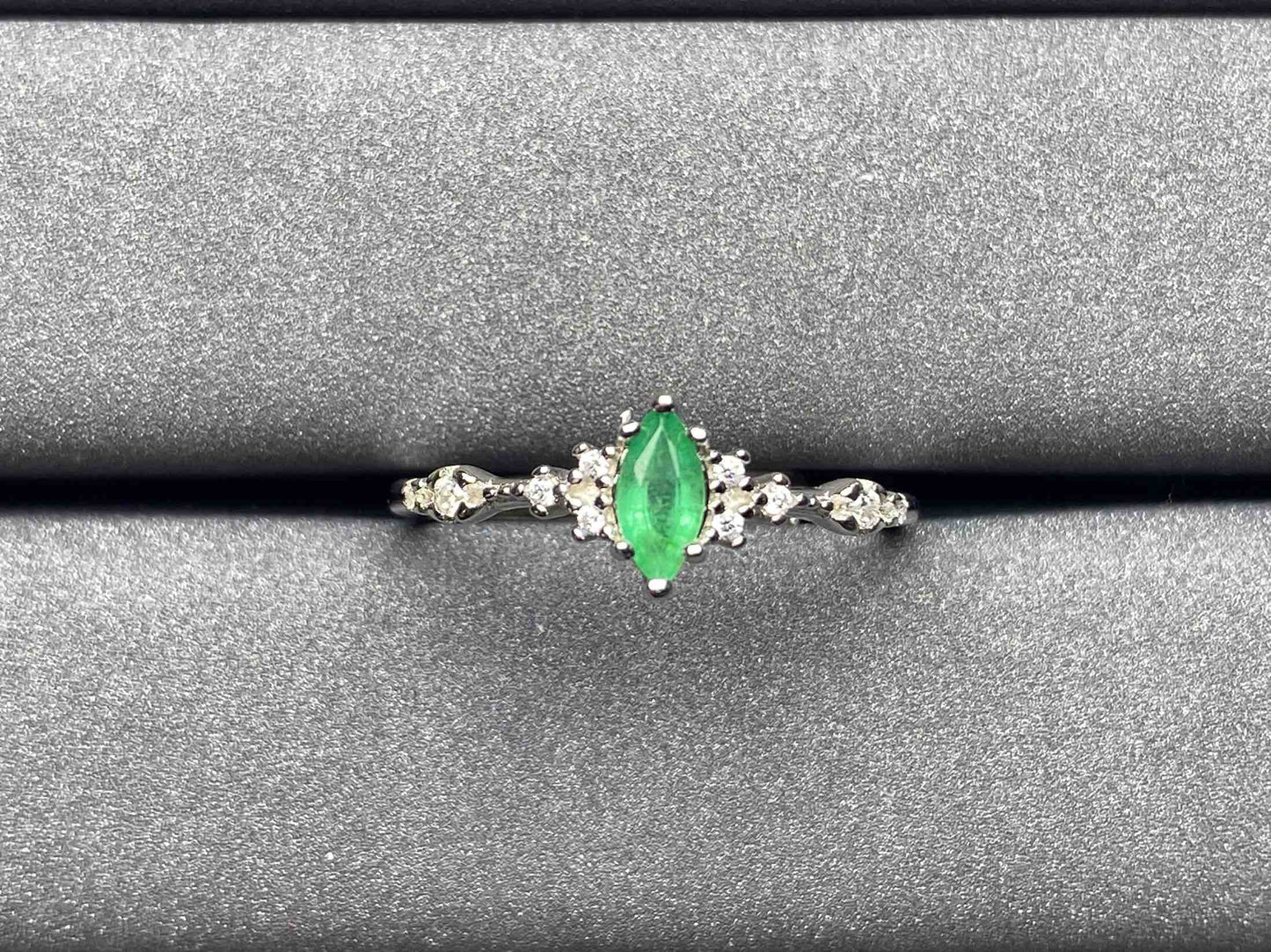 6025 Emerald Ring