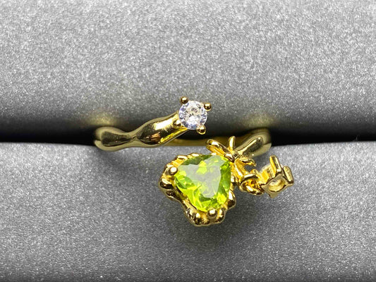 6051 Peridot Ring